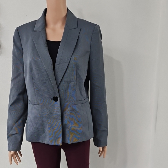 Nine West Gray Blazer with Notched Lapels and Tailored Fit - Picture 3 of 7